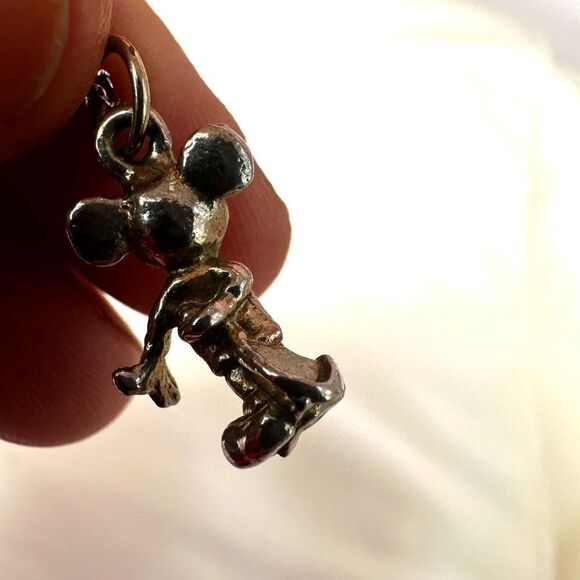 silver tone mickey mouse pendant necklace - Picture 9 of 11